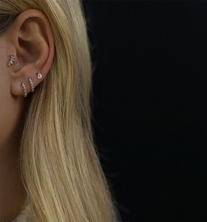 עגיל חישוק זהב ורוד משובץ יהלומים BALLS DIAMONDS HUGGIE EARRING