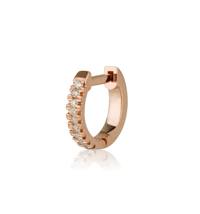 עגיל חישוק קטן מזהב ורוד משובץ יהלומים OVAL BASIC DIAMONDS HUGGIE