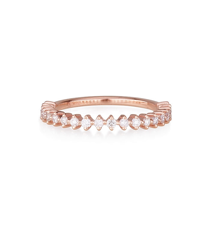 טבעת דקה לזרת מזהב ורוד משובצת יהלומים PINKY THIN CROWN RING