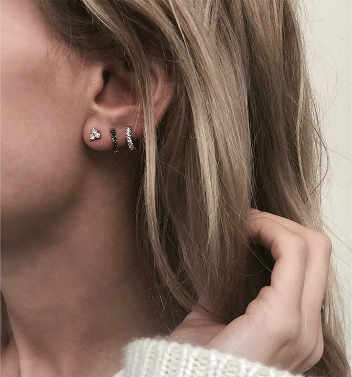 עגיל חישוק קטן מזהב ורוד משובץ יהלומים OVAL BASIC DIAMONDS HUGGIE 2