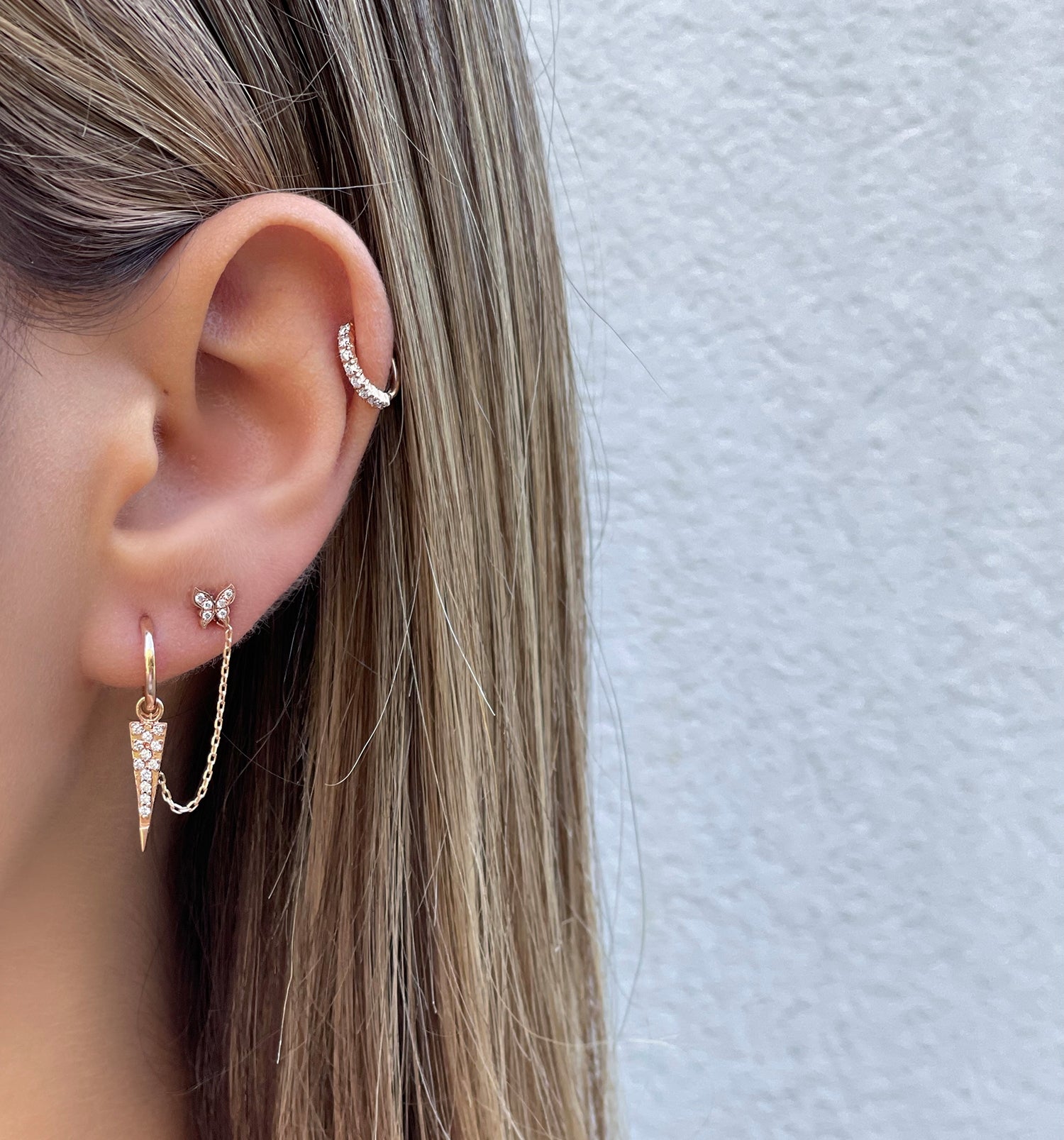 עגיל מחובר מזהב ורוד משובץ יהלומים HOOK-6 DIAMONDS EARRING 2