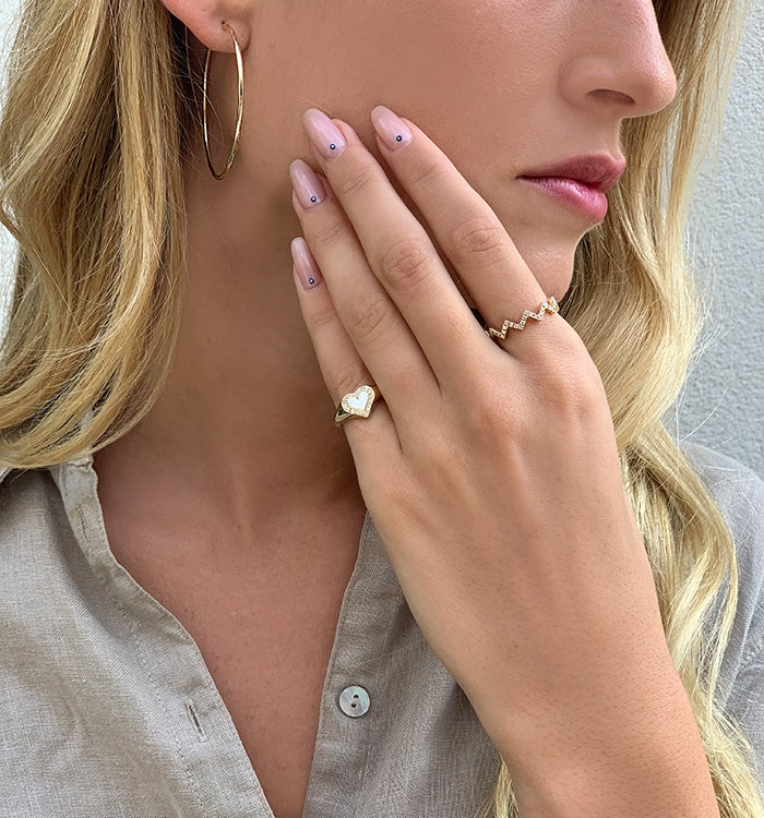 טבעת מזהב צהוב משובצת יהלומים ZIGZAG RING