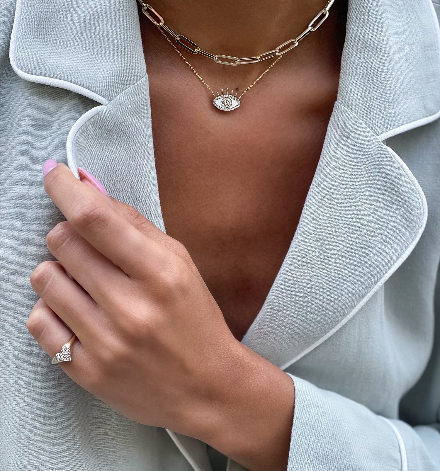 טבעת לב לזרת מזהב צהוב משובצת יהלומים PINKY HEART SIGNET RING