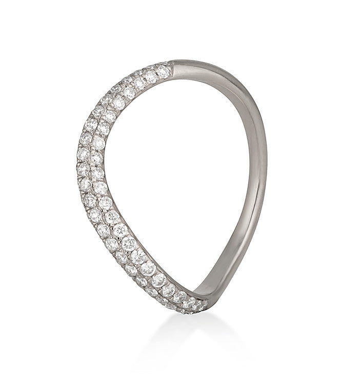 Maya ring in white gold set with natural diamonds angle view