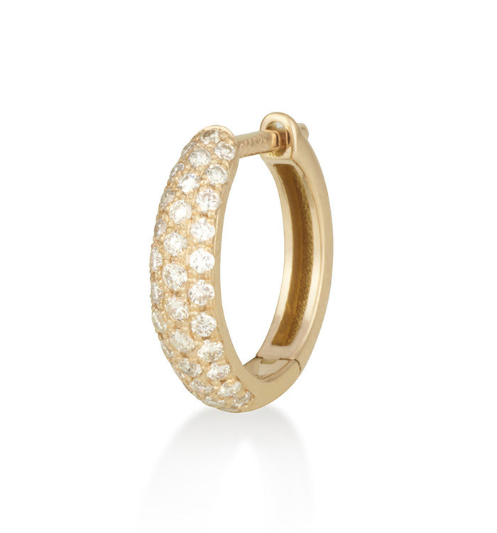 עגיל חישוק זהב צהוב משובץ יהלומים PUFFE Huggie Hoop Earring