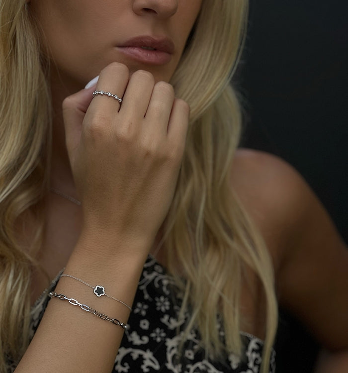 טבעת מזהב לבן משובצת יהלומים  BELL RING