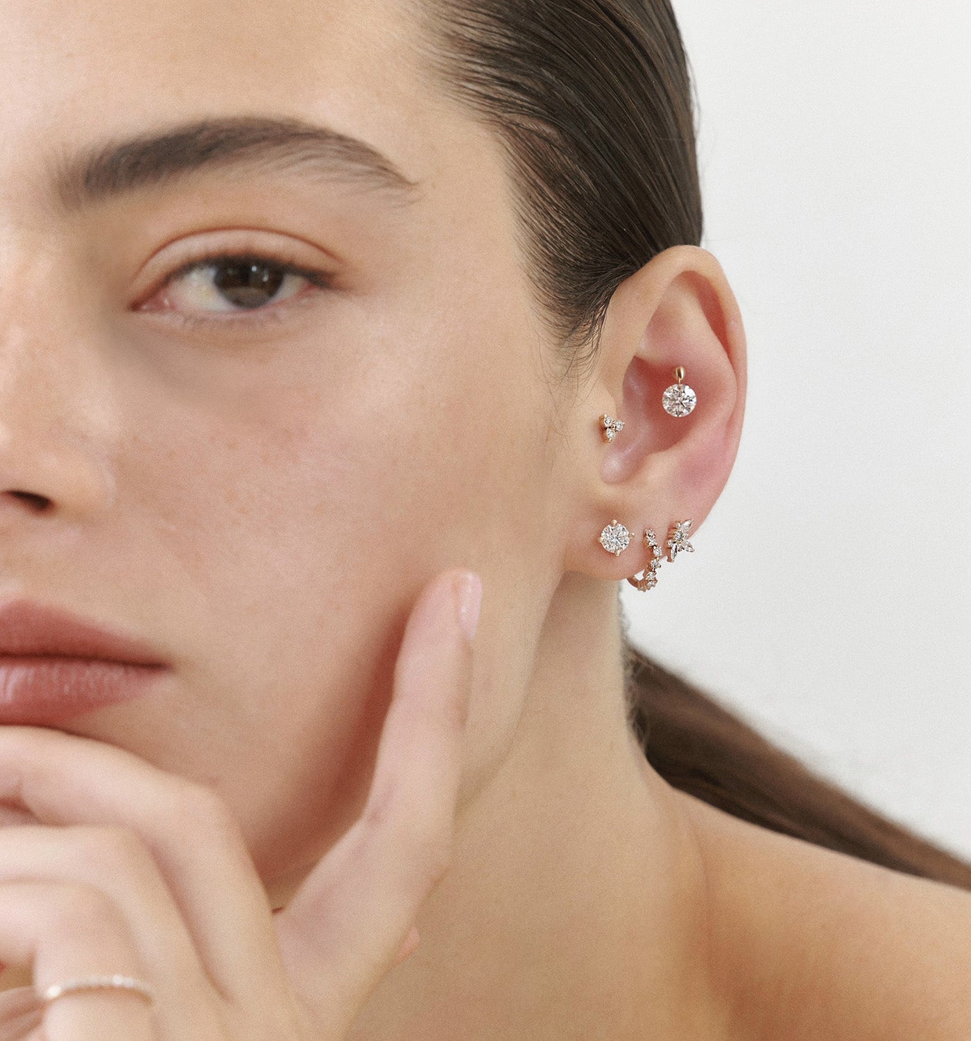 עגיל פירסינג זהב ורוד משובץ יהלום מעבדה קדוח עגול 70 נק' DRILLED ROUND SHAPE LAB DIAMOND PIERCING LABRET