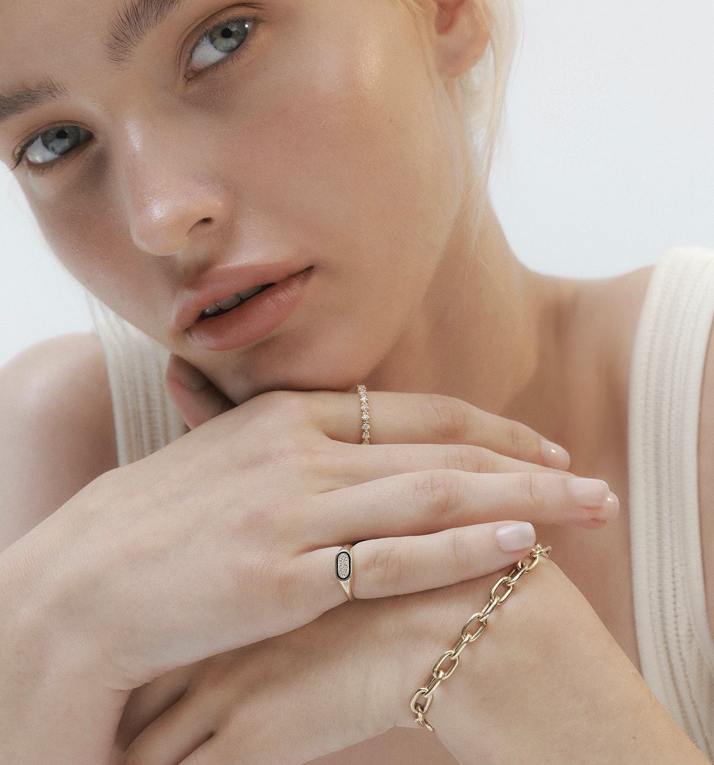 טבעת מזהב ורוד משובצת יהלומים  CROWN RING