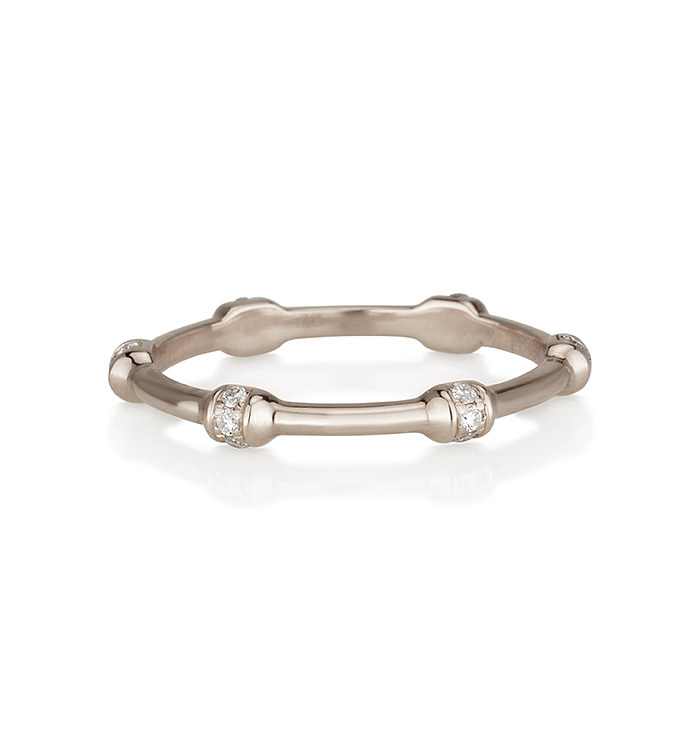 טבעת אינטרנטי מזהב לבן משובצת יהלומים SHANI RING