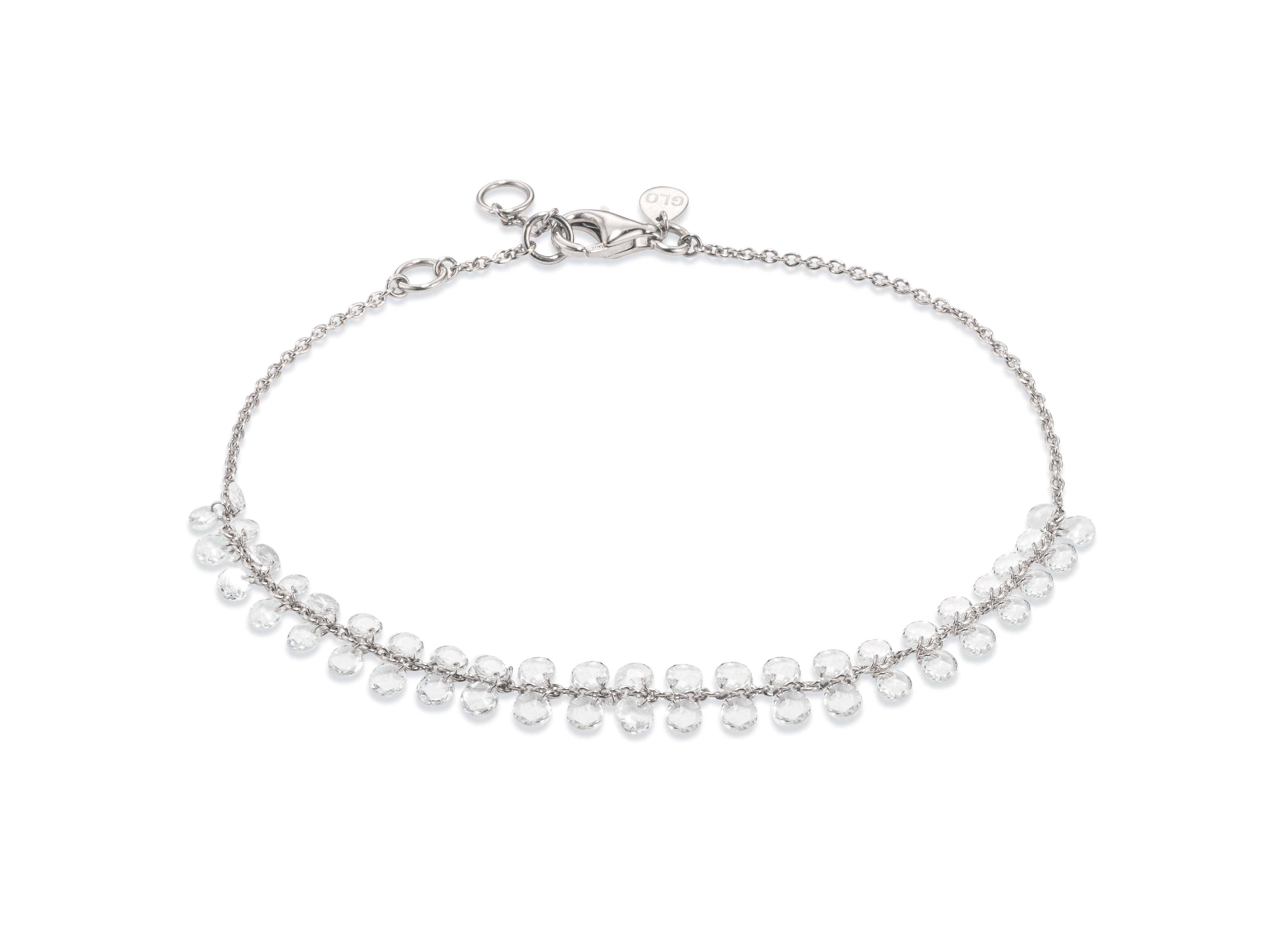 צמיד זהב לבן BRIGITTE עם יהלומי רוז קאט מרחפים בזווית נוספת המדגישה את התנועה והנפילה של היהלומים