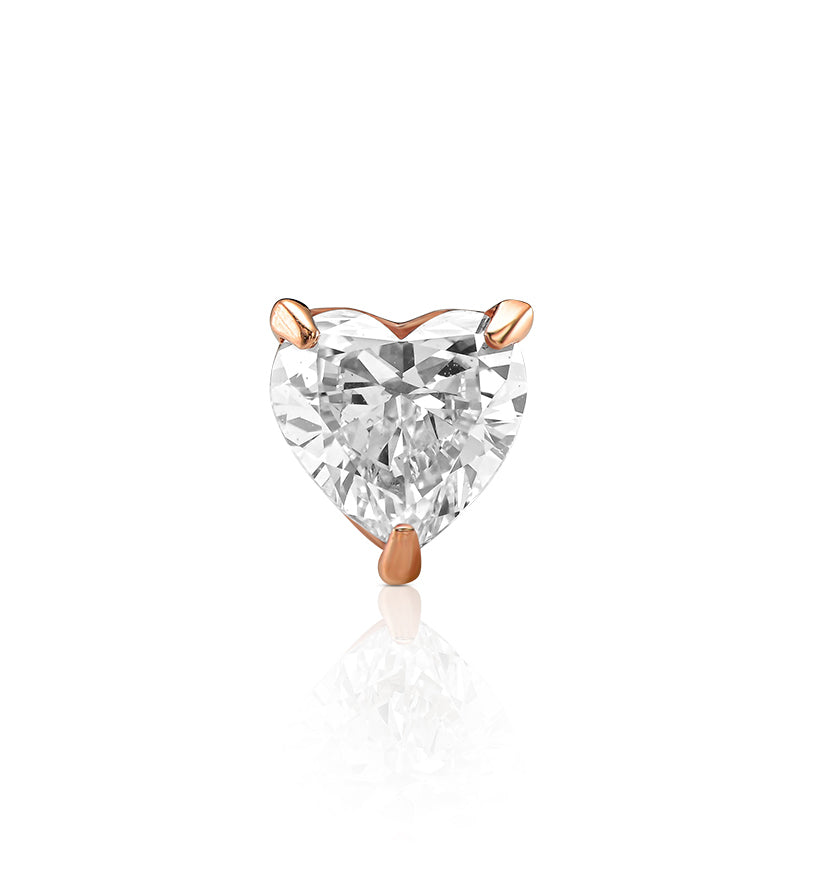 עגיל פירסינג לאברט מזהב ורוד עם יהלום מעבדה בצורת לב במשקל 55 נקודות מבט חזיתי המדגיש את צורת הלב והברק הנקי