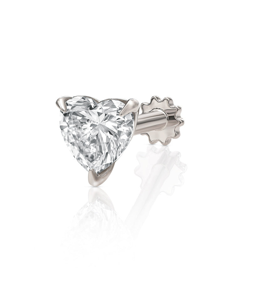 עגיל פירסינג לאברט מזהב לבן עם יהלום מעבדה בצורת לב במשקל 75 נקודות בשיבוץ מדויק ונקי