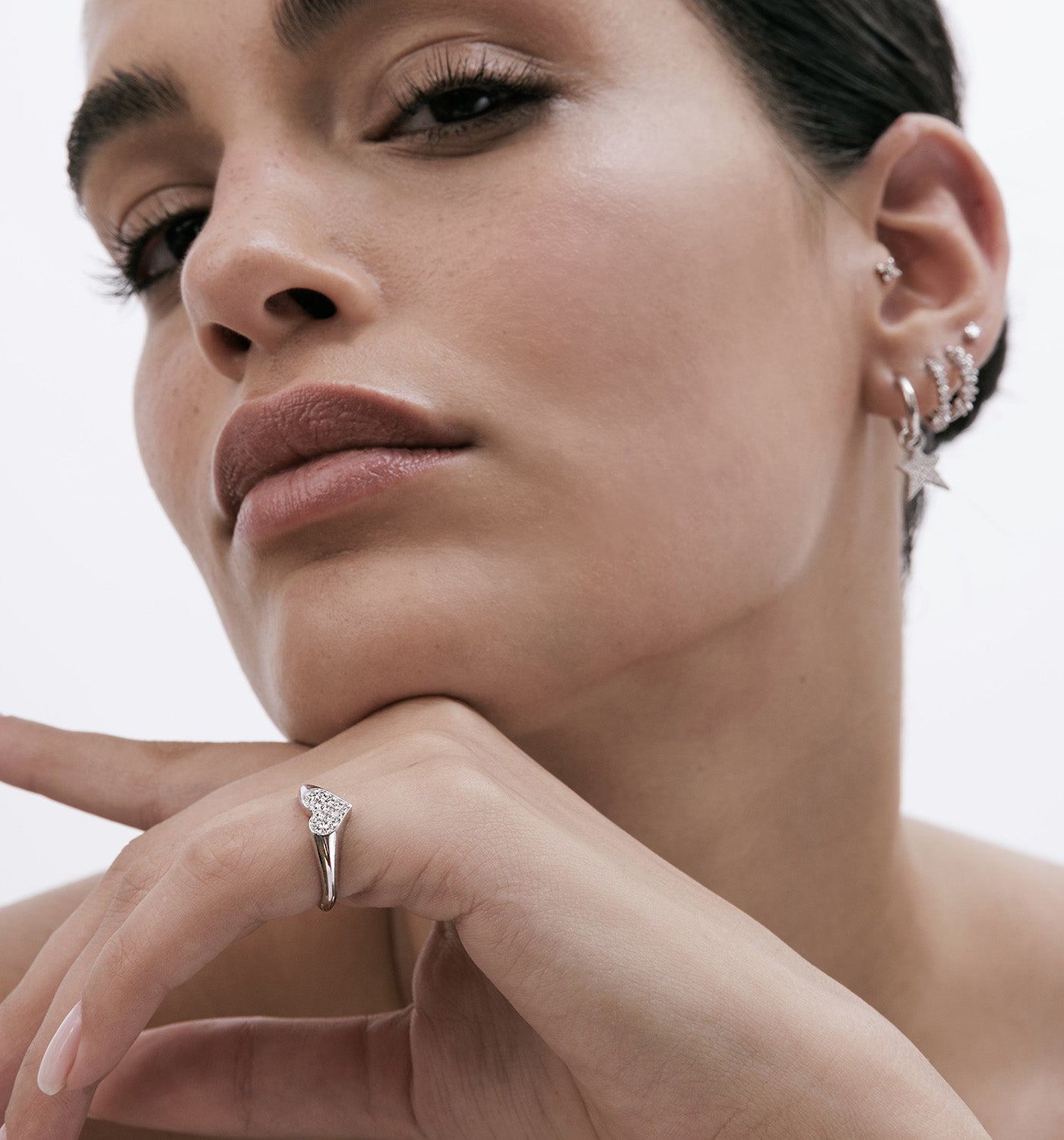 pinky-heart-signet-diamond-ring-rose-gold-model-2